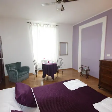 Affittacamere Palazzo Brigido 4*